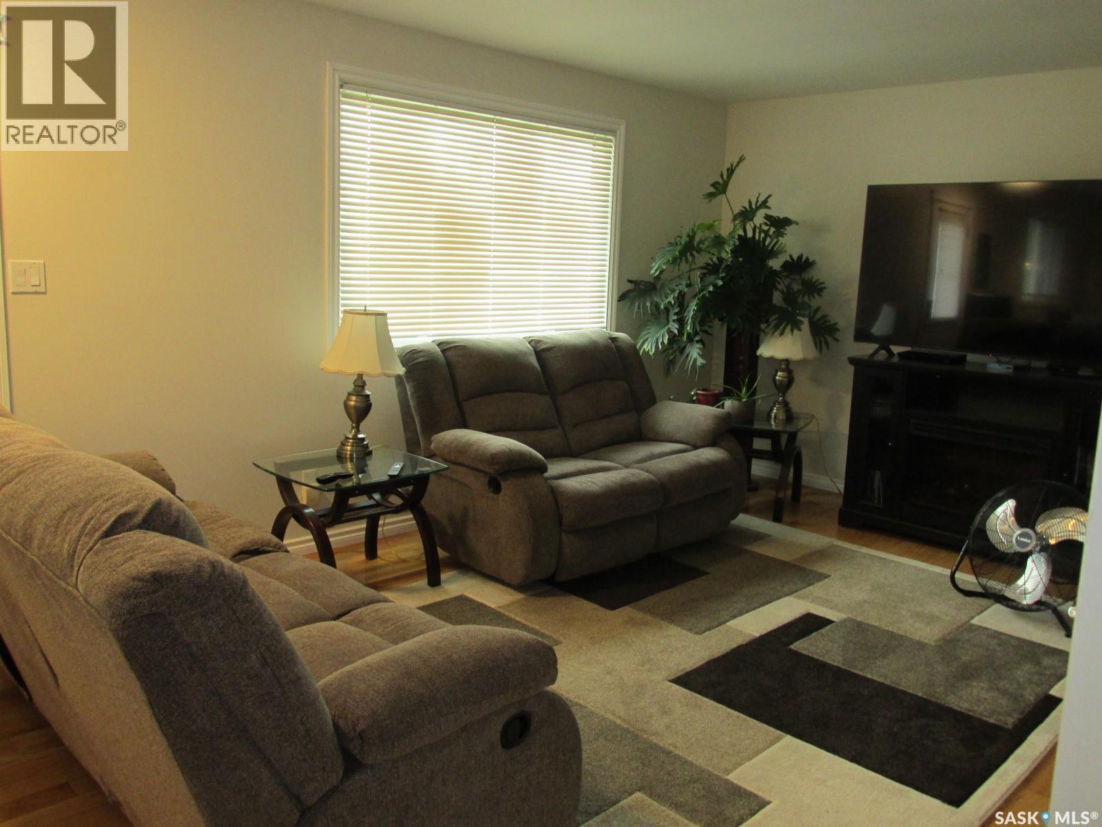 1107 Centre STREET — photo 9