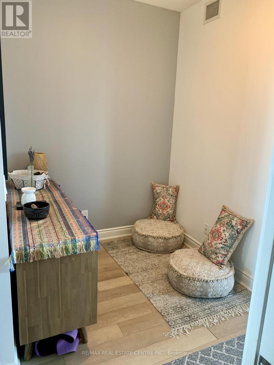 #1906 80 MARINE PARADE DRIVE N - 3
