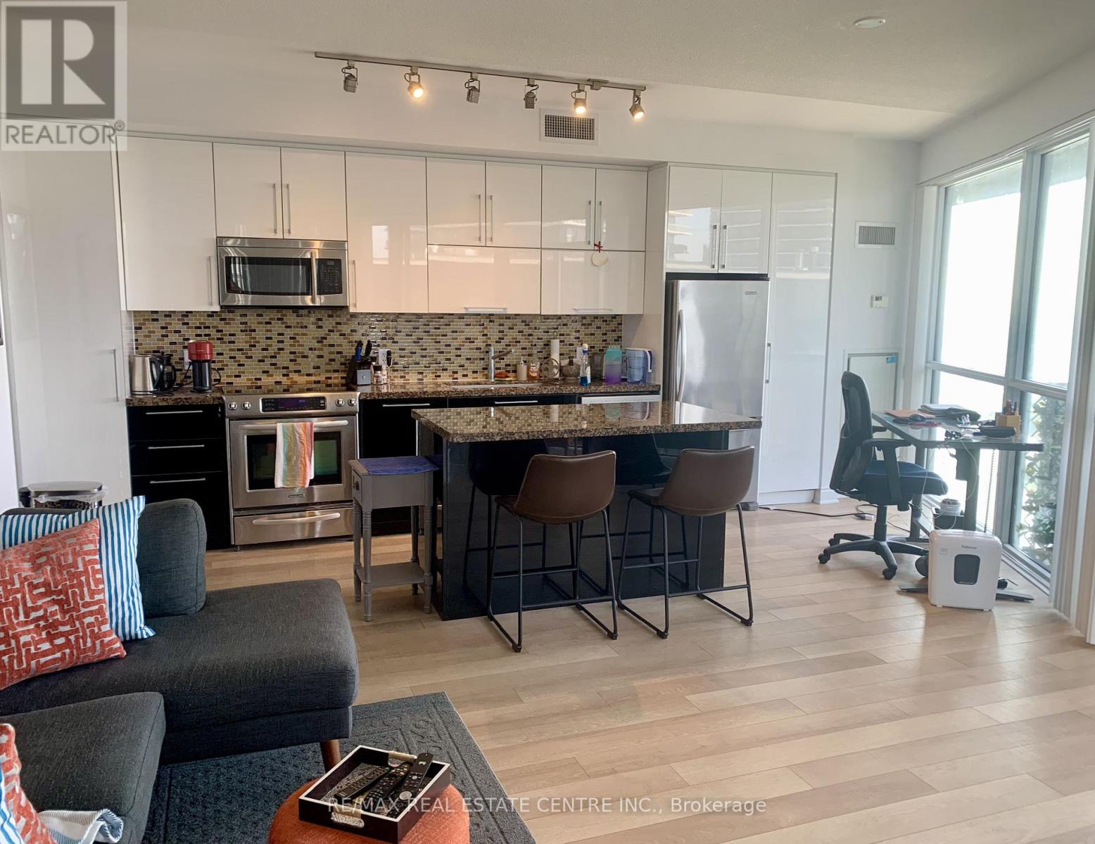 #1906 80 MARINE PARADE DRIVE N - 4