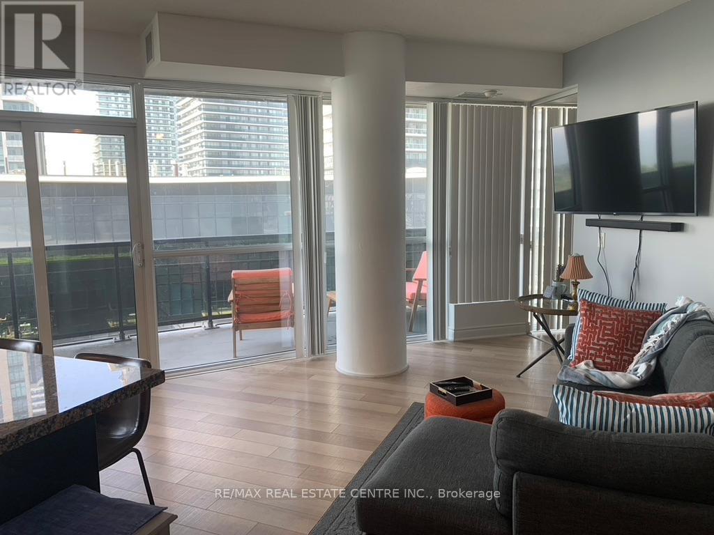 #1906 80 MARINE PARADE DRIVE N - 5