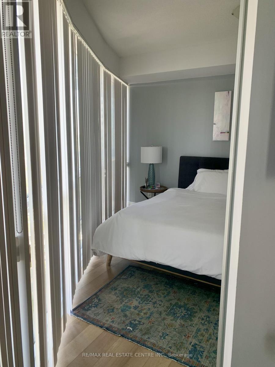 #1906 80 MARINE PARADE DRIVE N - 7