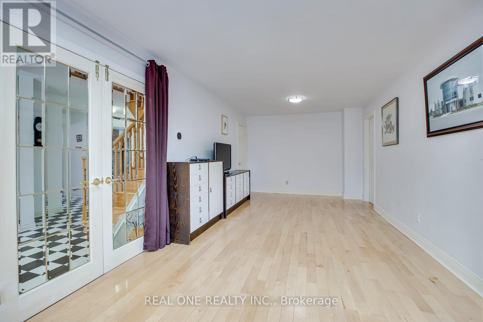 71 STOCK AVENUE - 13