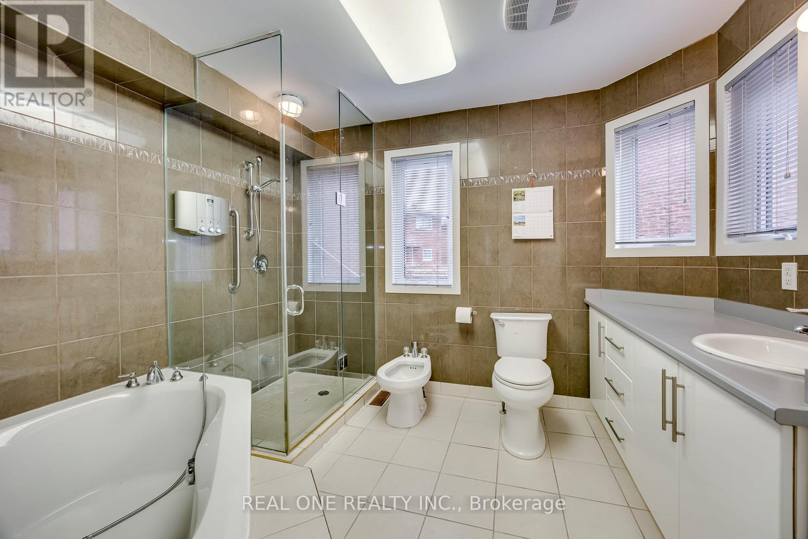 71 STOCK AVENUE - 15
