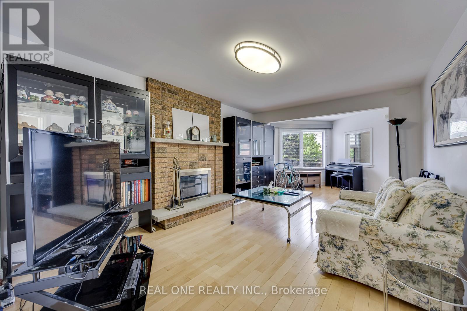 71 STOCK AVENUE - 16