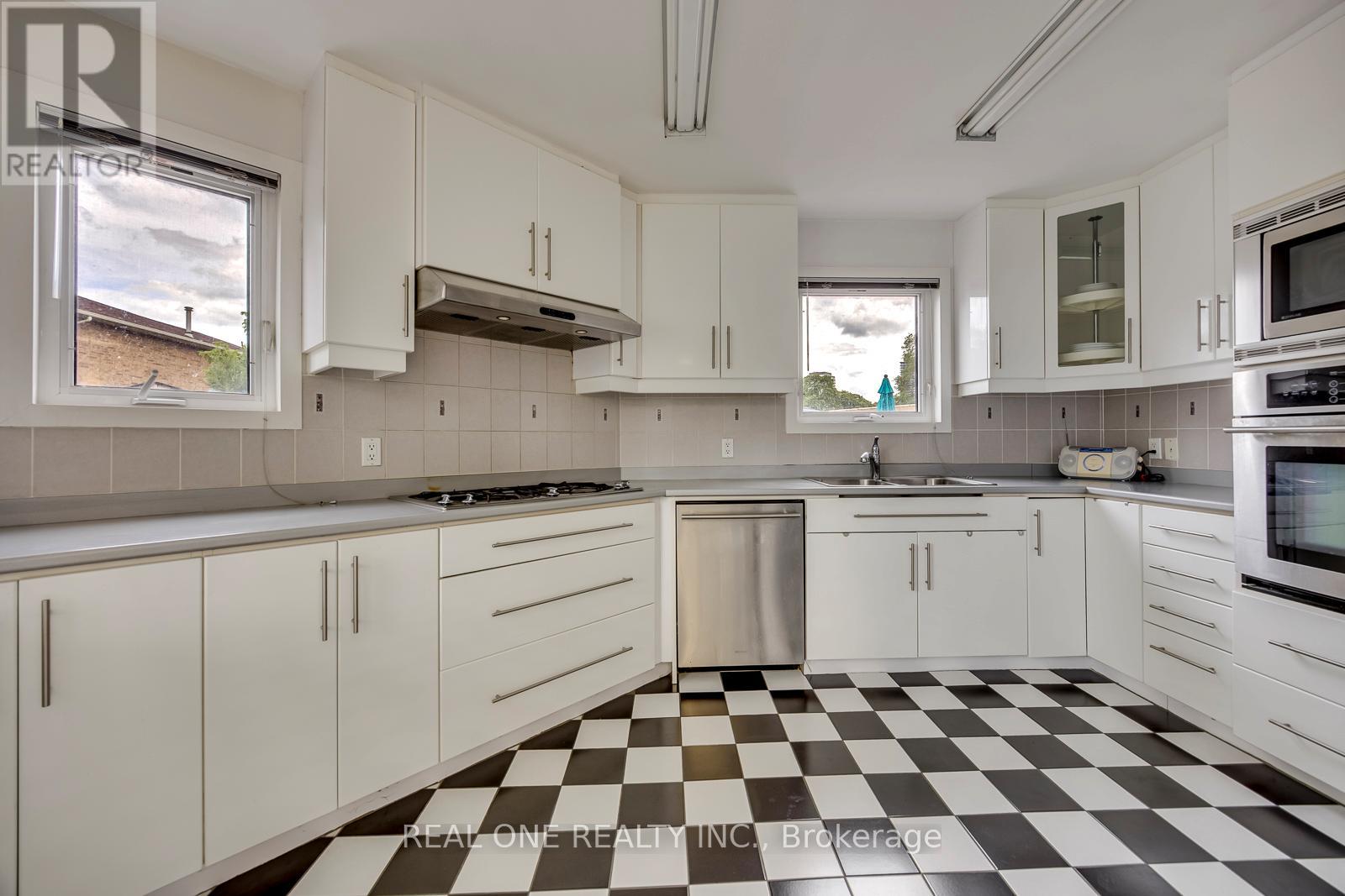 71 STOCK AVENUE - 17