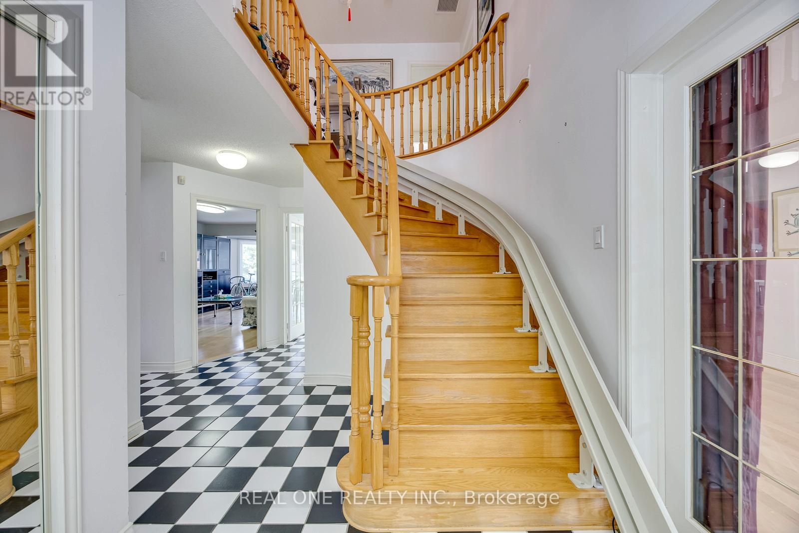 71 STOCK AVENUE - 21