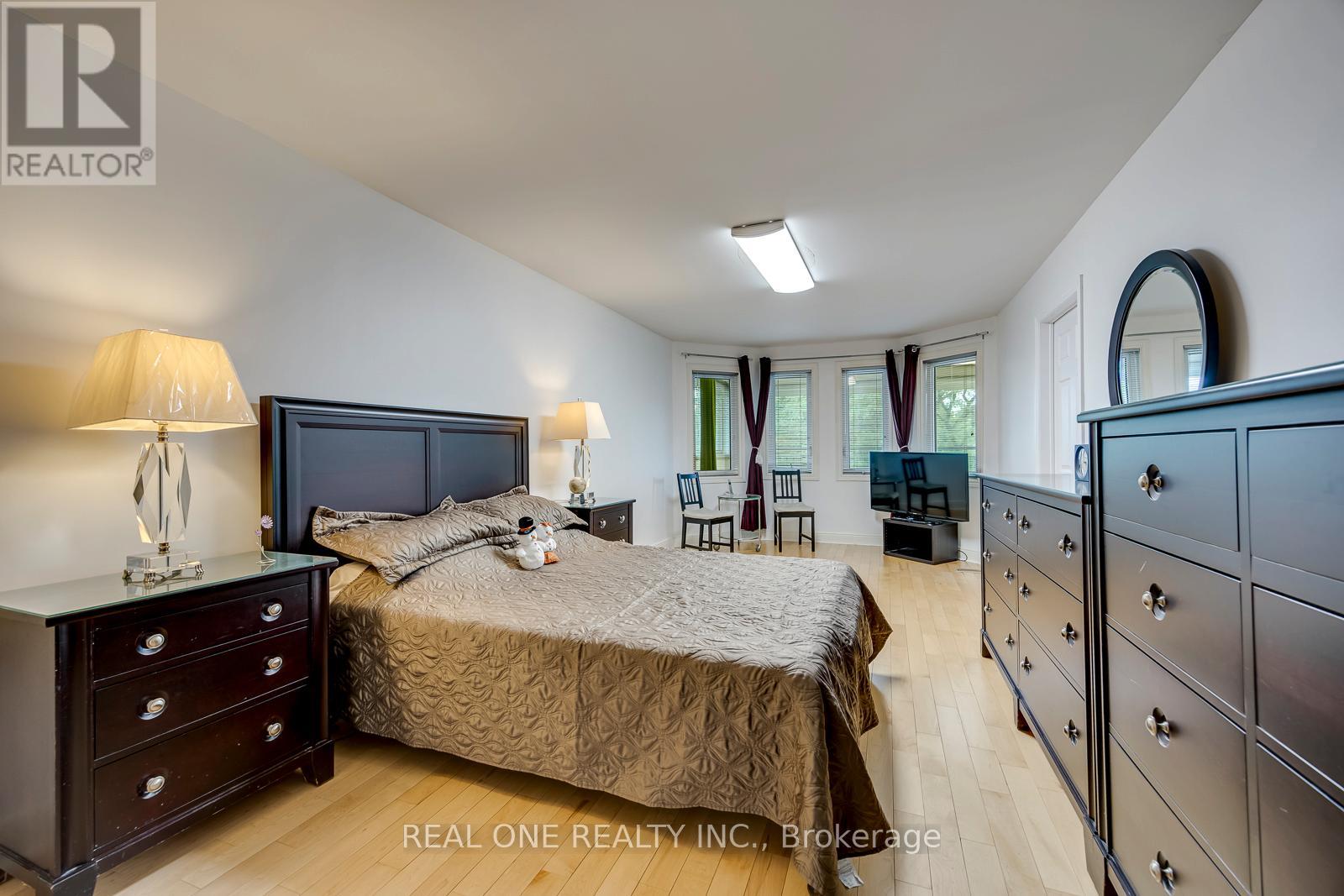 71 STOCK AVENUE - 23