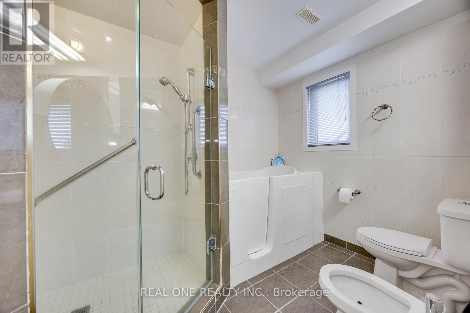 71 STOCK AVENUE - 25