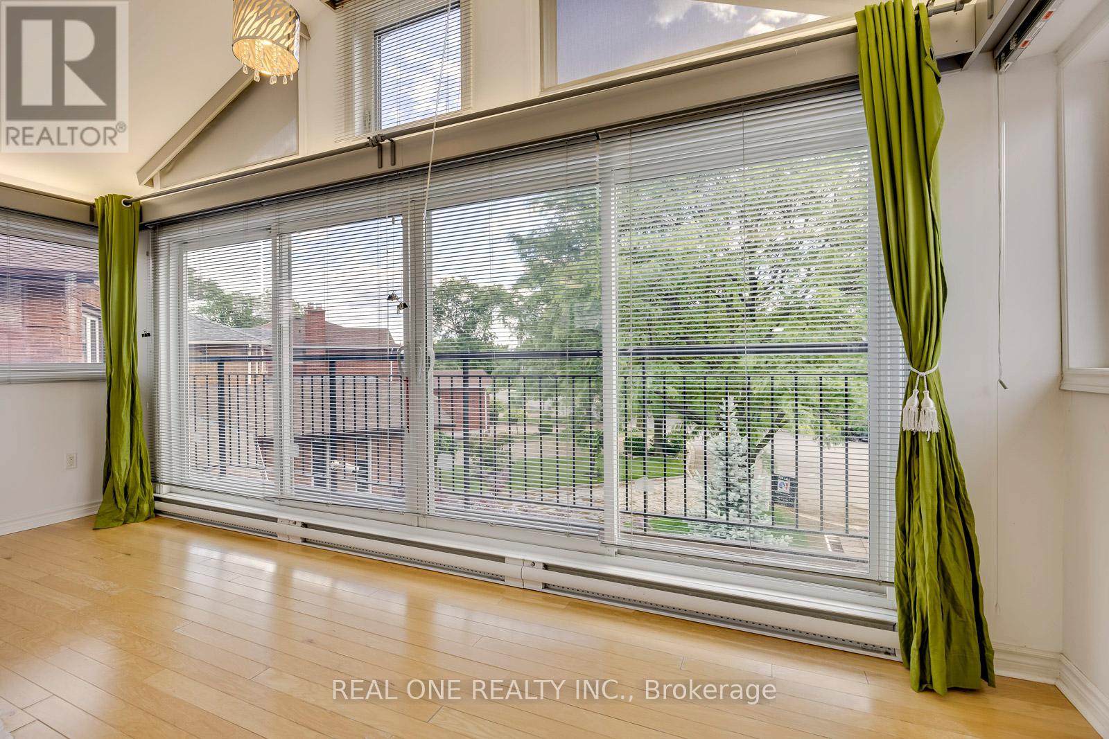 71 STOCK AVENUE - 26