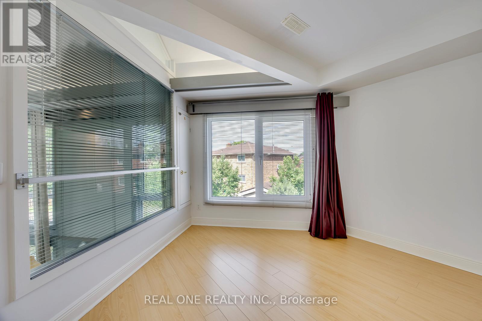 71 STOCK AVENUE - 32