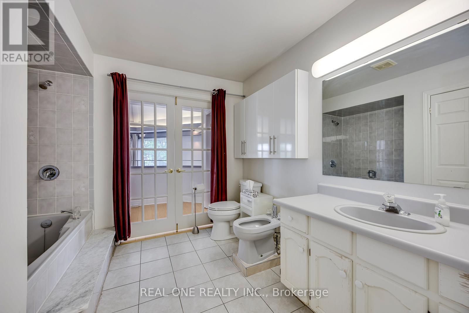 71 STOCK AVENUE - 33