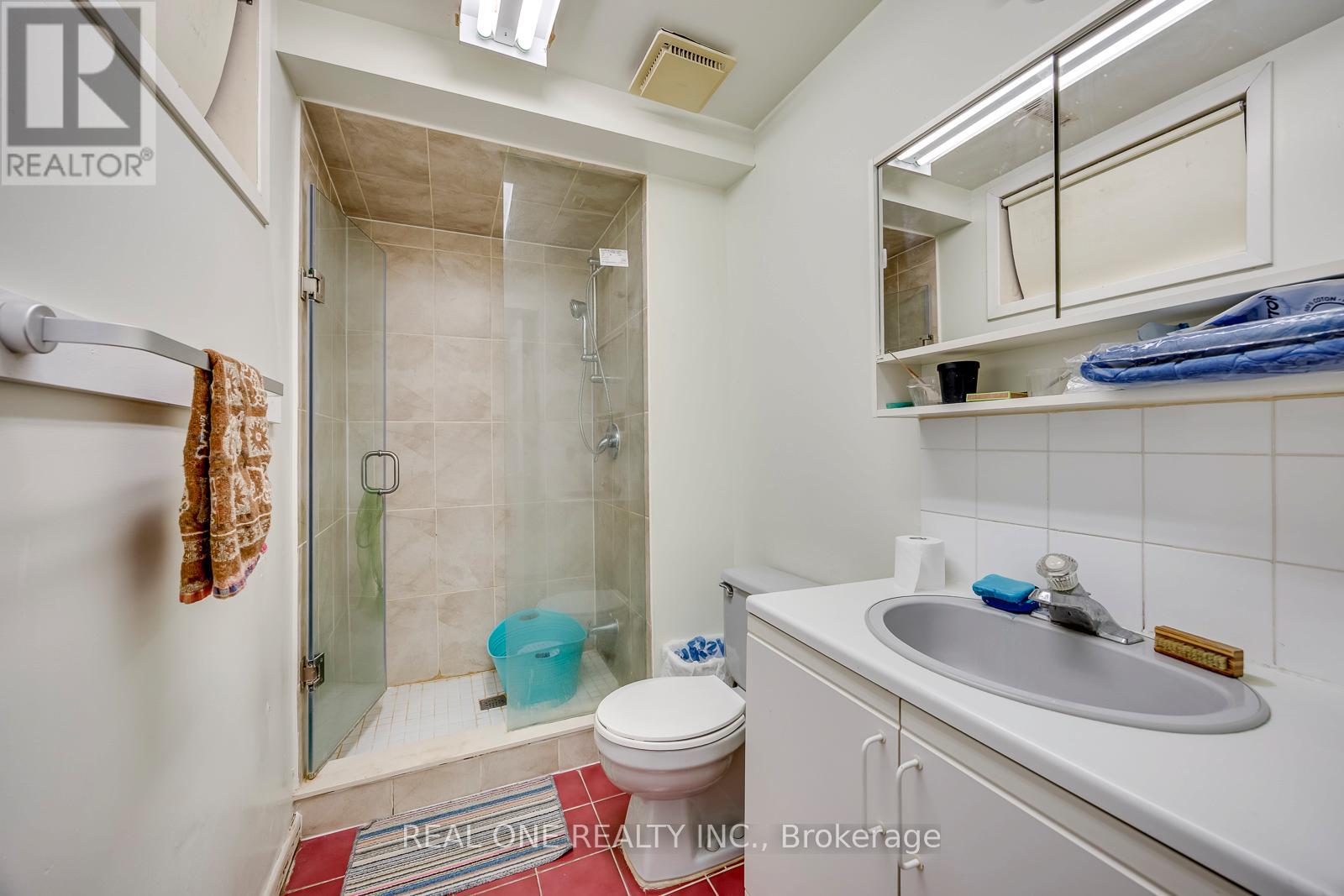 71 STOCK AVENUE - 41