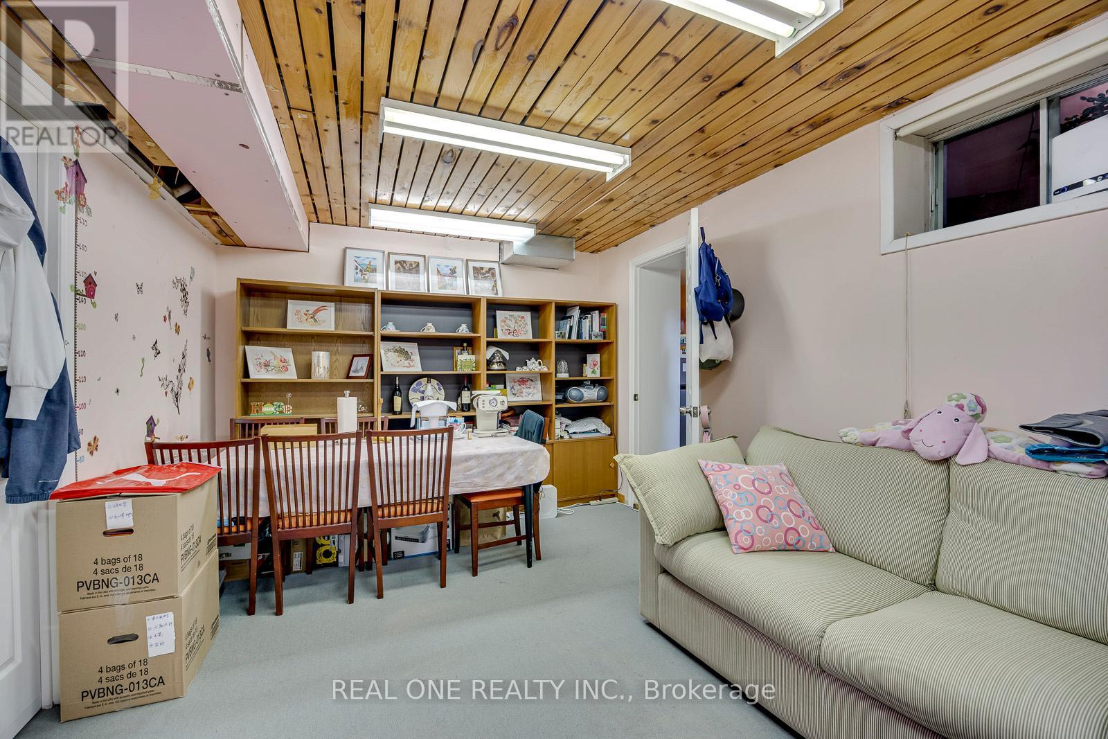 71 STOCK AVENUE - 42