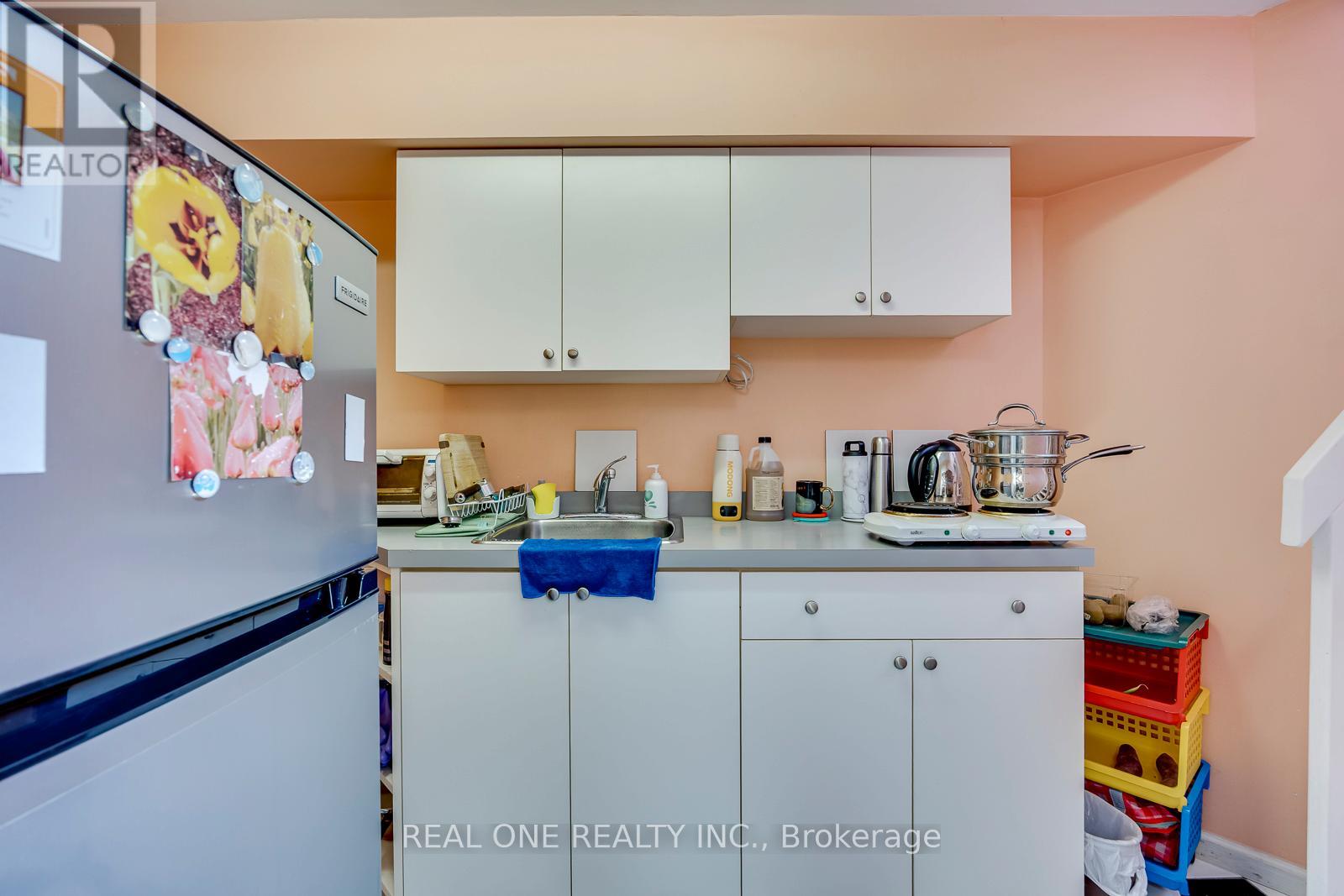 71 STOCK AVENUE - 43