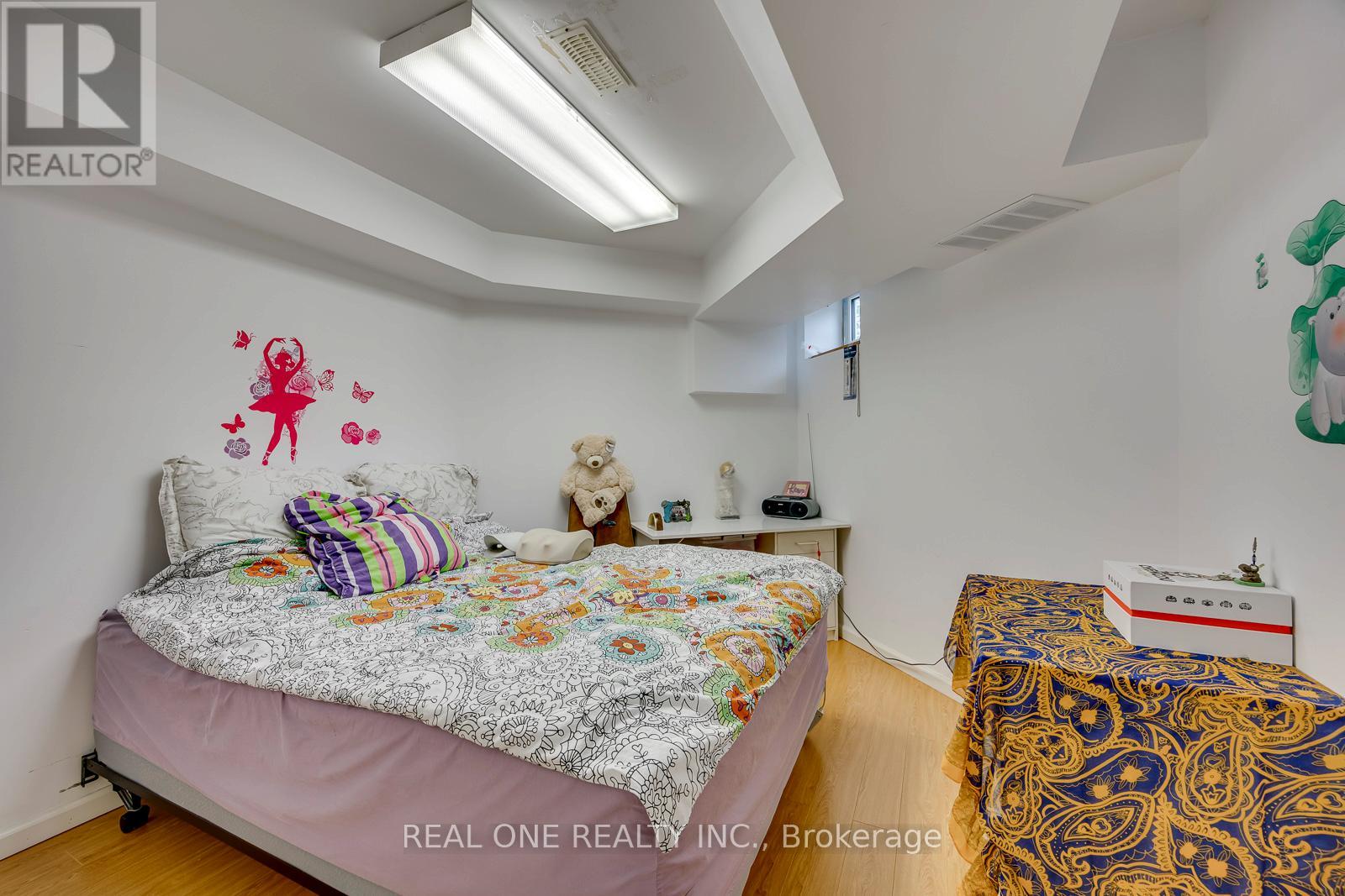 71 STOCK AVENUE - 44