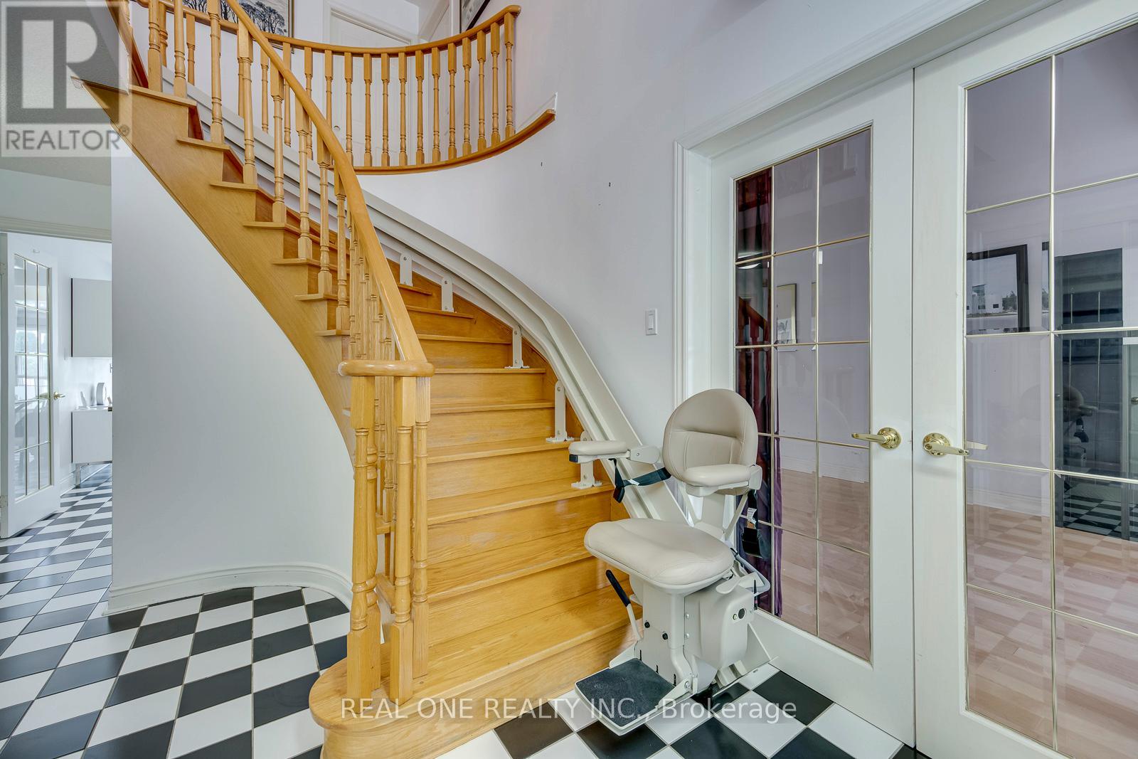 71 STOCK AVENUE - 7