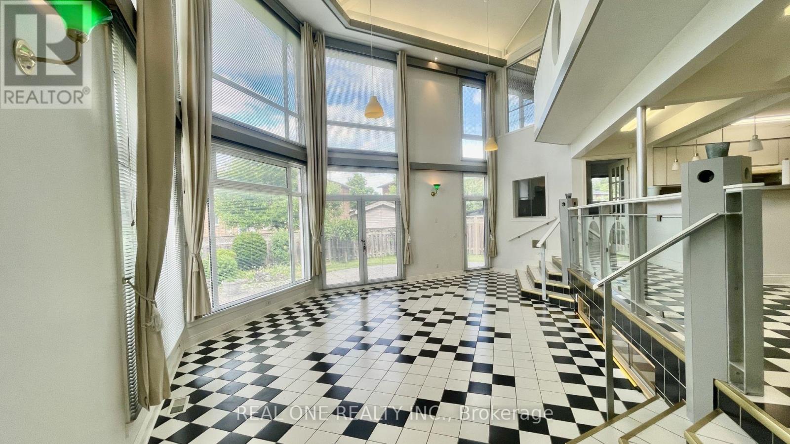 71 STOCK AVENUE - 9