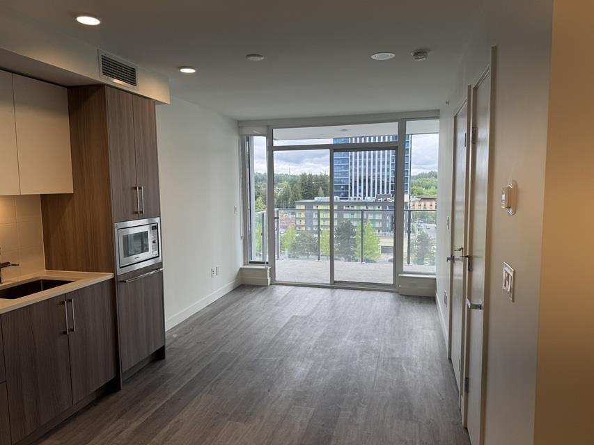 1 Bed, 1 Bath House for Sale in Surrey – 1108 9675 KING GEORGE BOULEVARD, Surrey – MLS# R3138884 - Image 6