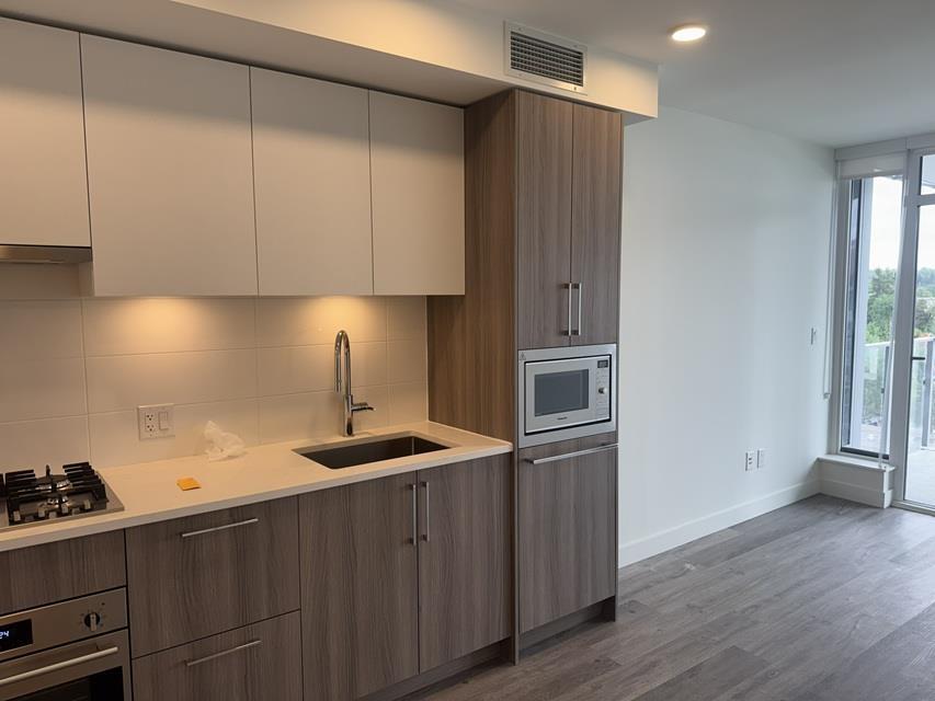 1 Bed, 1 Bath House for Sale in Surrey – 1108 9675 KING GEORGE BOULEVARD, Surrey – MLS# R3138884 - Image 9