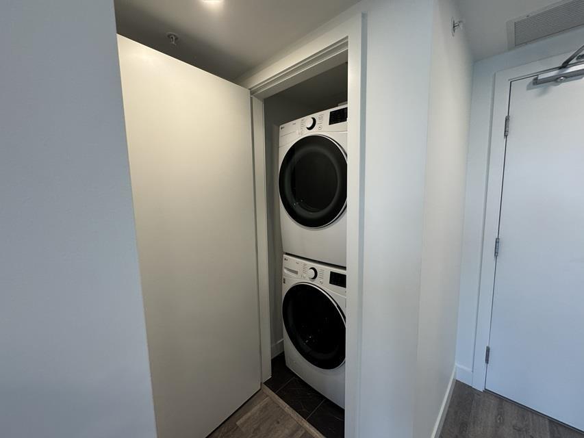 1 Bed, 1 Bath House for Sale in Surrey – 1108 9675 KING GEORGE BOULEVARD, Surrey – MLS# R3138884 - Image 11