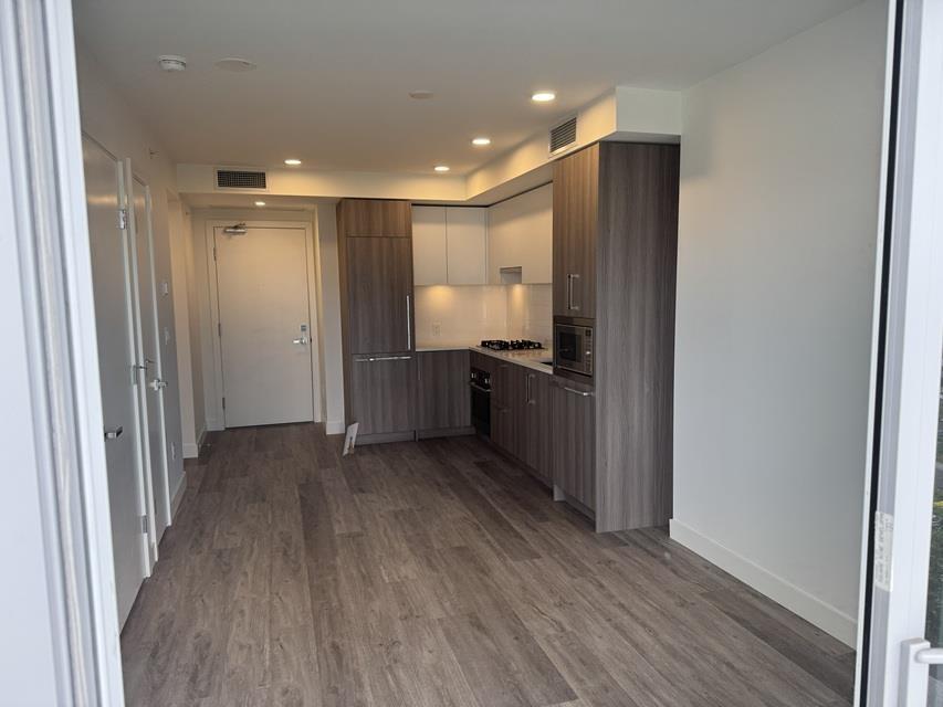 1 Bed, 1 Bath House for Sale in Surrey – 1108 9675 KING GEORGE BOULEVARD, Surrey – MLS# R3138884 - Image 4