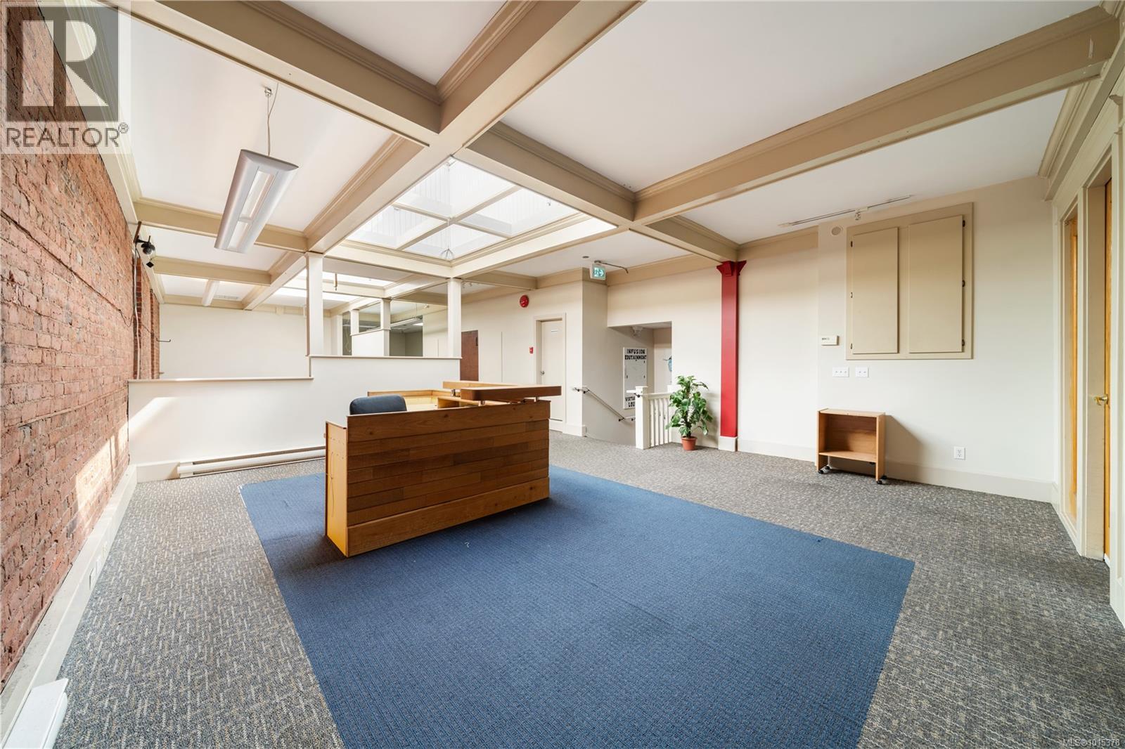 2nd floor 514 Fort St, Victoria — photo 2