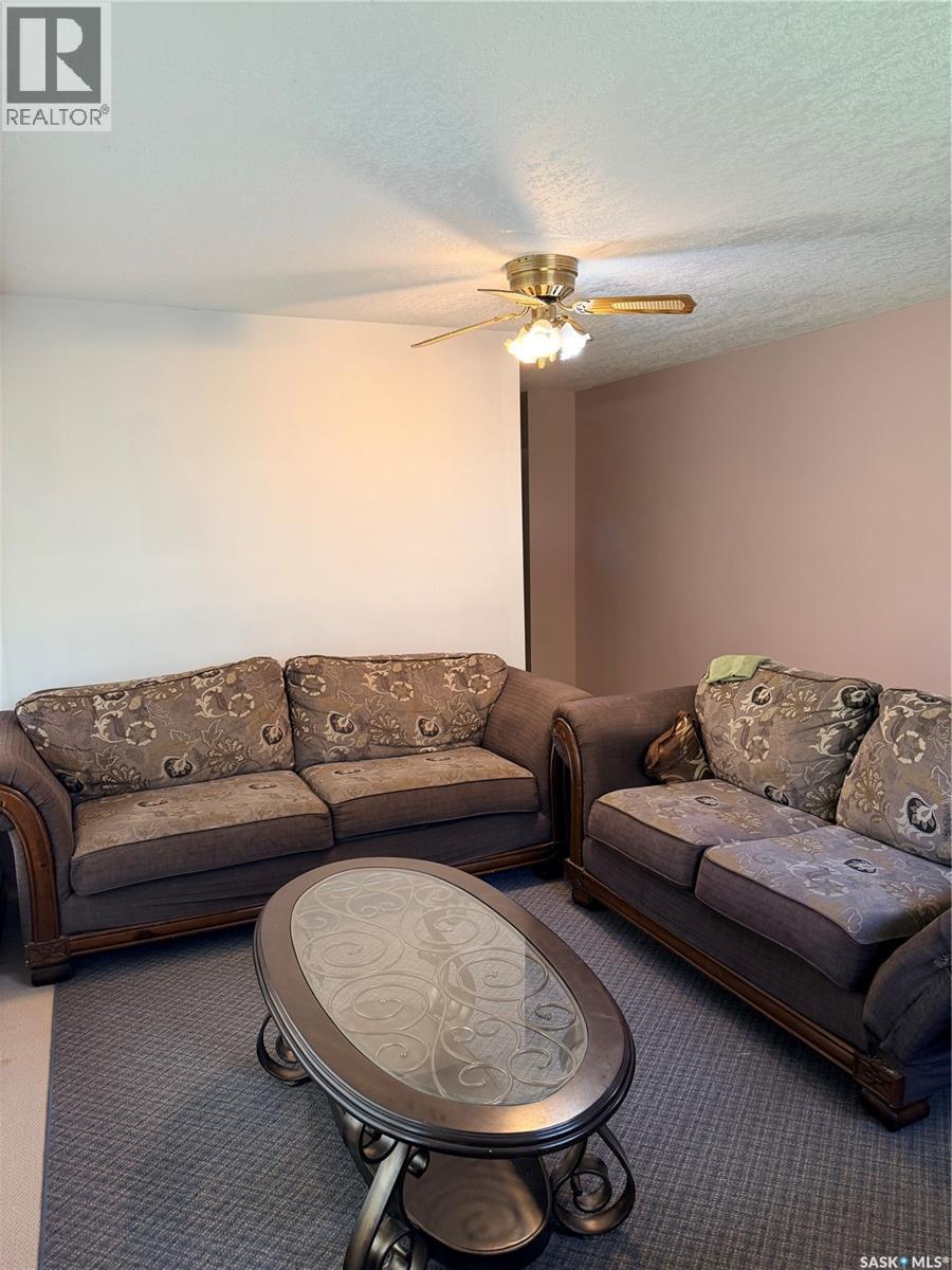 706 3rd STREET E - 12