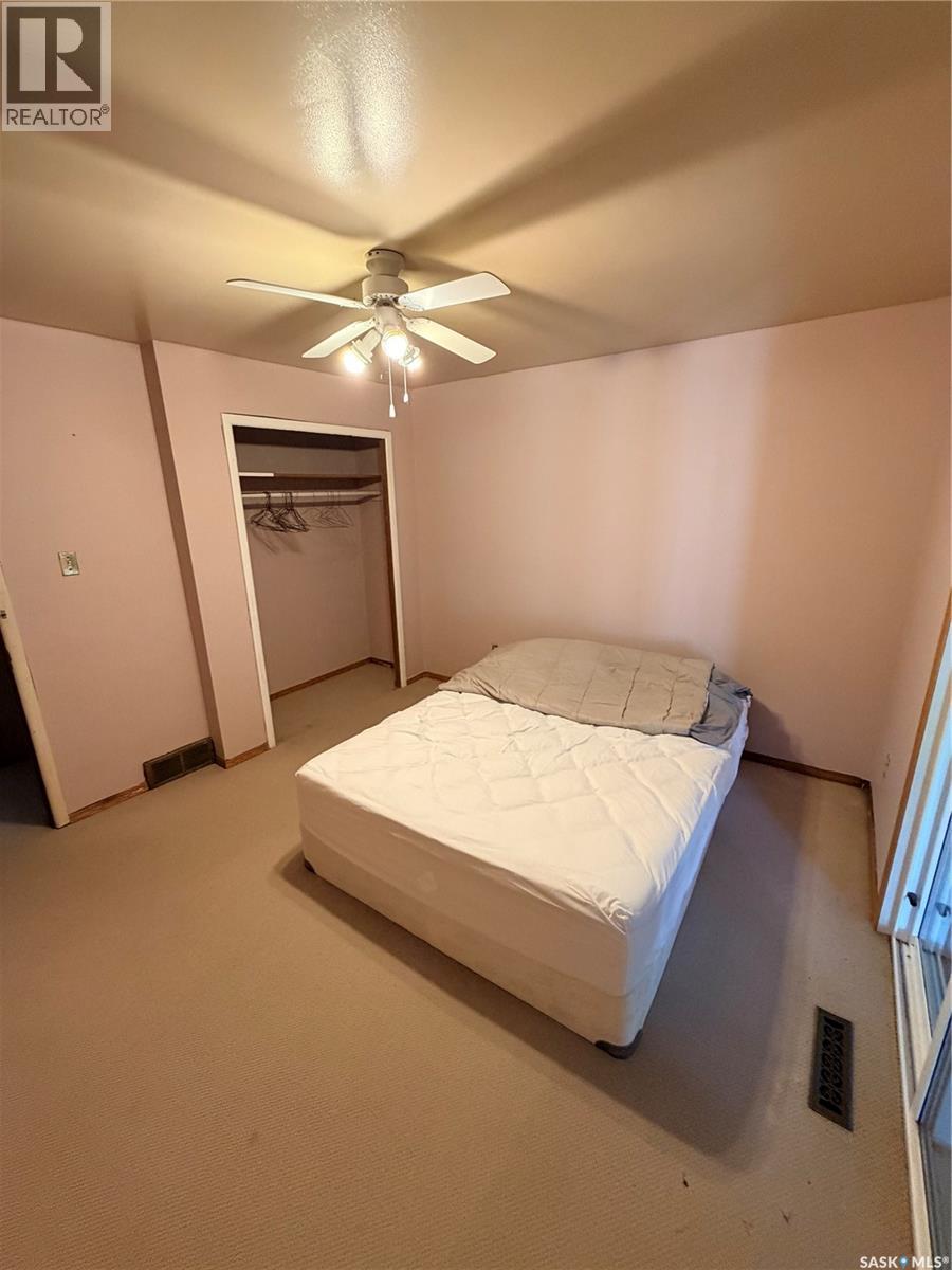 706 3rd STREET E - 17