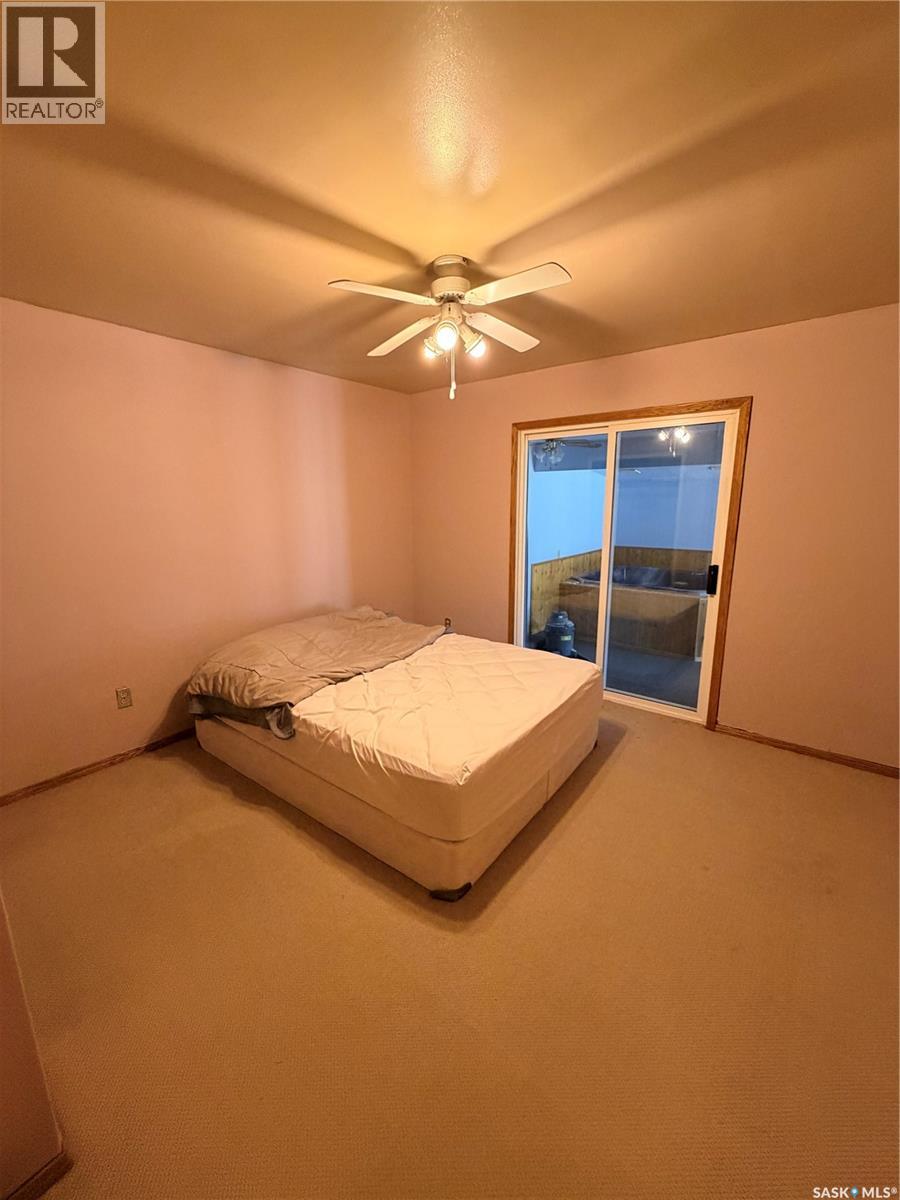 706 3rd STREET E - 18