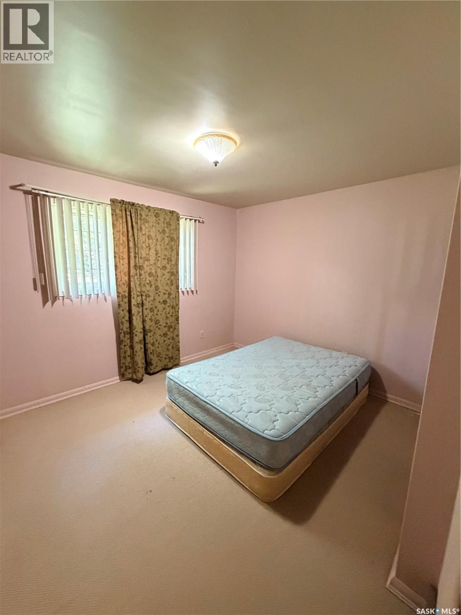706 3rd STREET E - 22