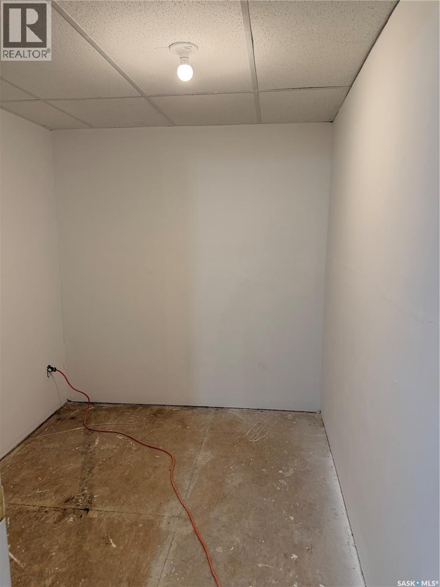 706 3rd STREET E - 28