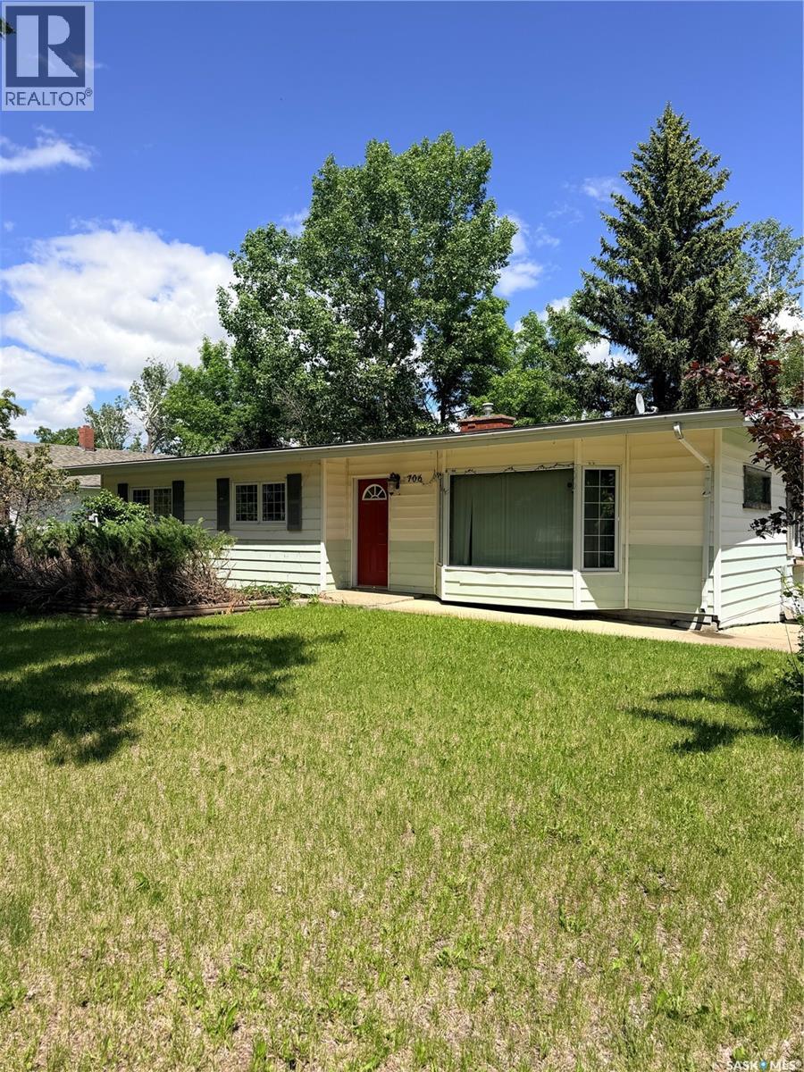 706 3rd STREET E - 7