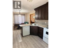 Laundry room - 706 3rd Street E, Shaunavon, SK S0N2M0 Photo 10