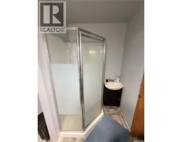 706 3rd Street E, Shaunavon, SK S0N2M0 Photo 19