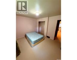 706 3rd Street E, Shaunavon, SK S0N2M0 Photo 21