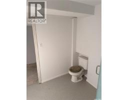 706 3rd Street E, Shaunavon, SK S0N2M0 Photo 29