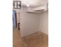 706 3rd Street E, Shaunavon, SK S0N2M0 Photo 34