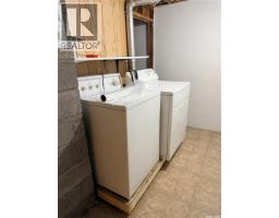 706 3rd Street E, Shaunavon, SK S0N2M0 Photo 36