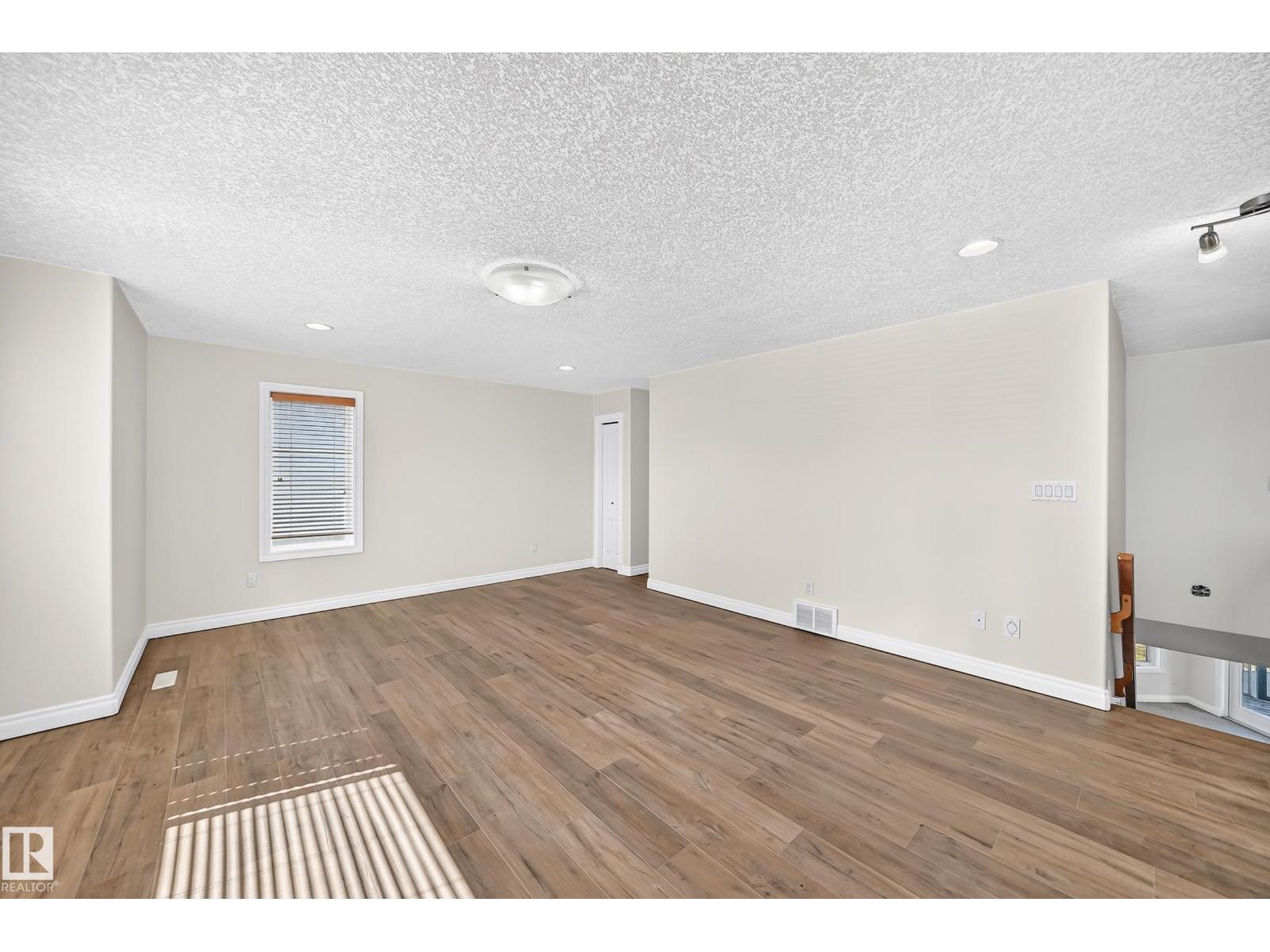 16616 70 ST NW NW - 37