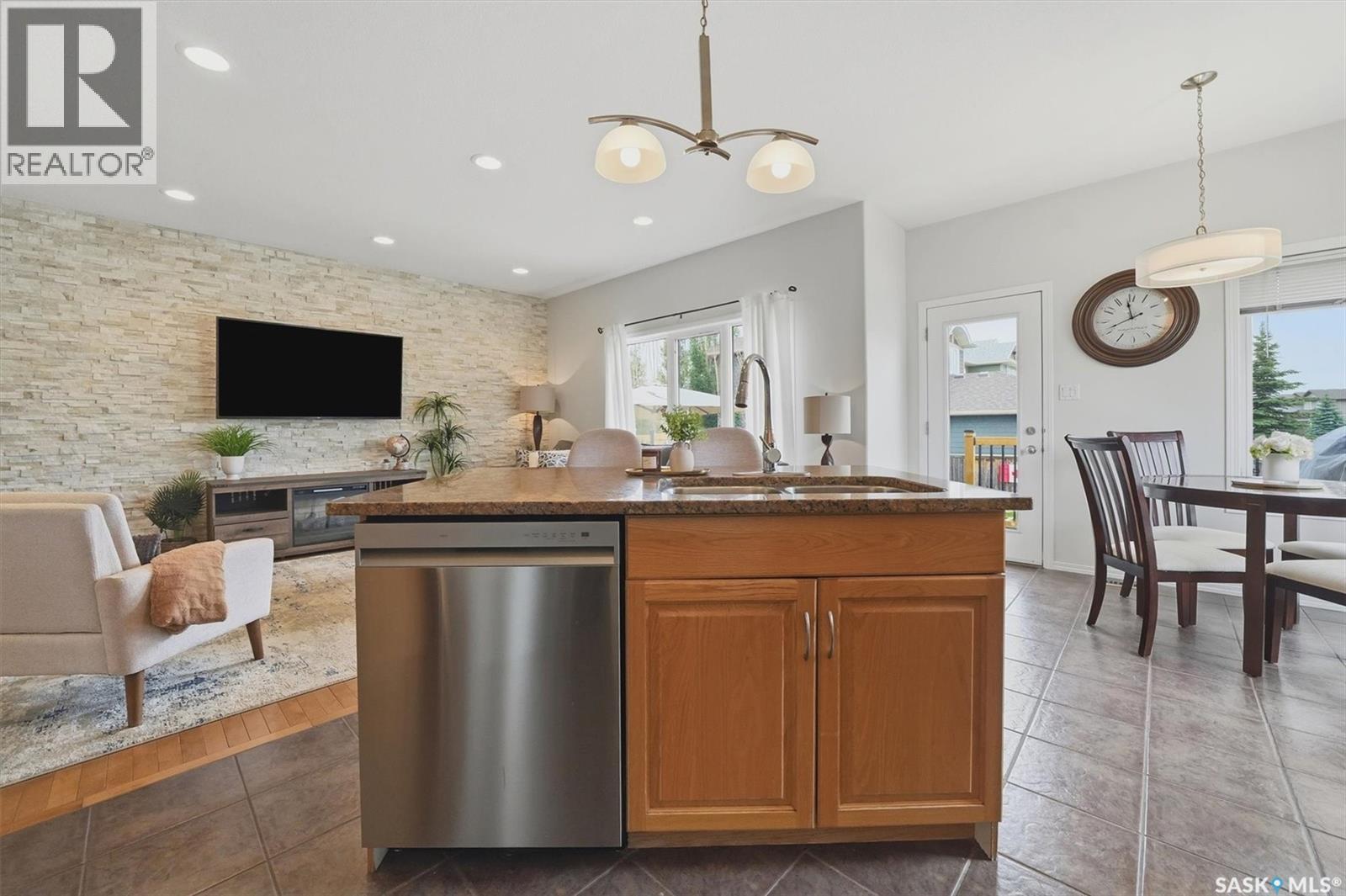1358 Denham CRESCENT - 10