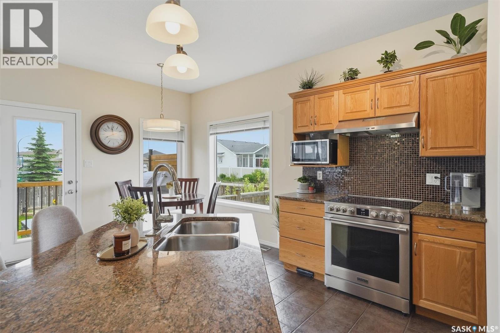 1358 Denham CRESCENT - 11