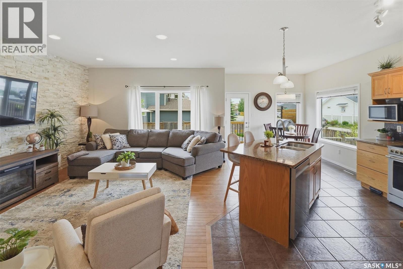 1358 Denham CRESCENT - 5