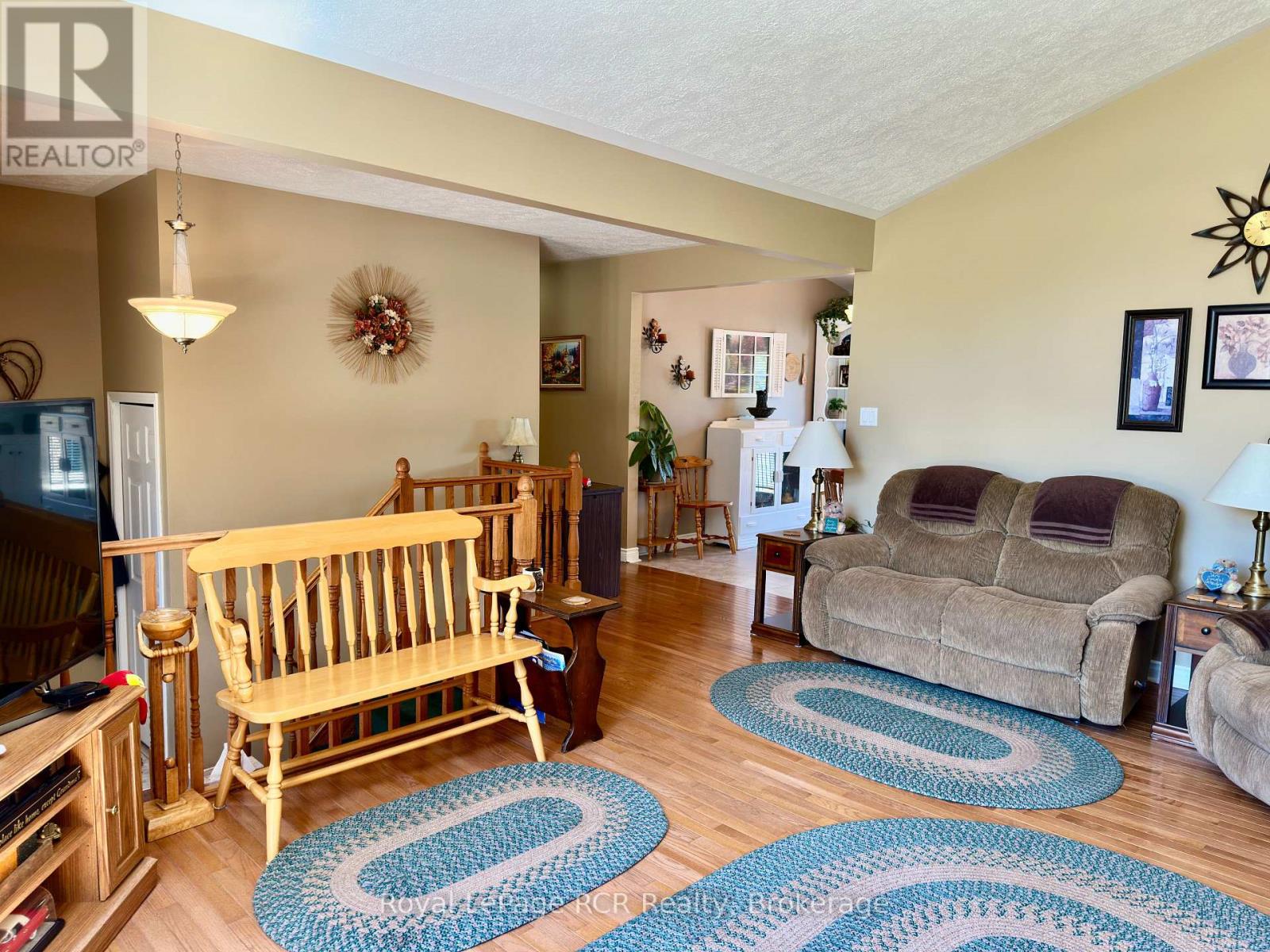 238 4TH STREET CRESCENT - 18