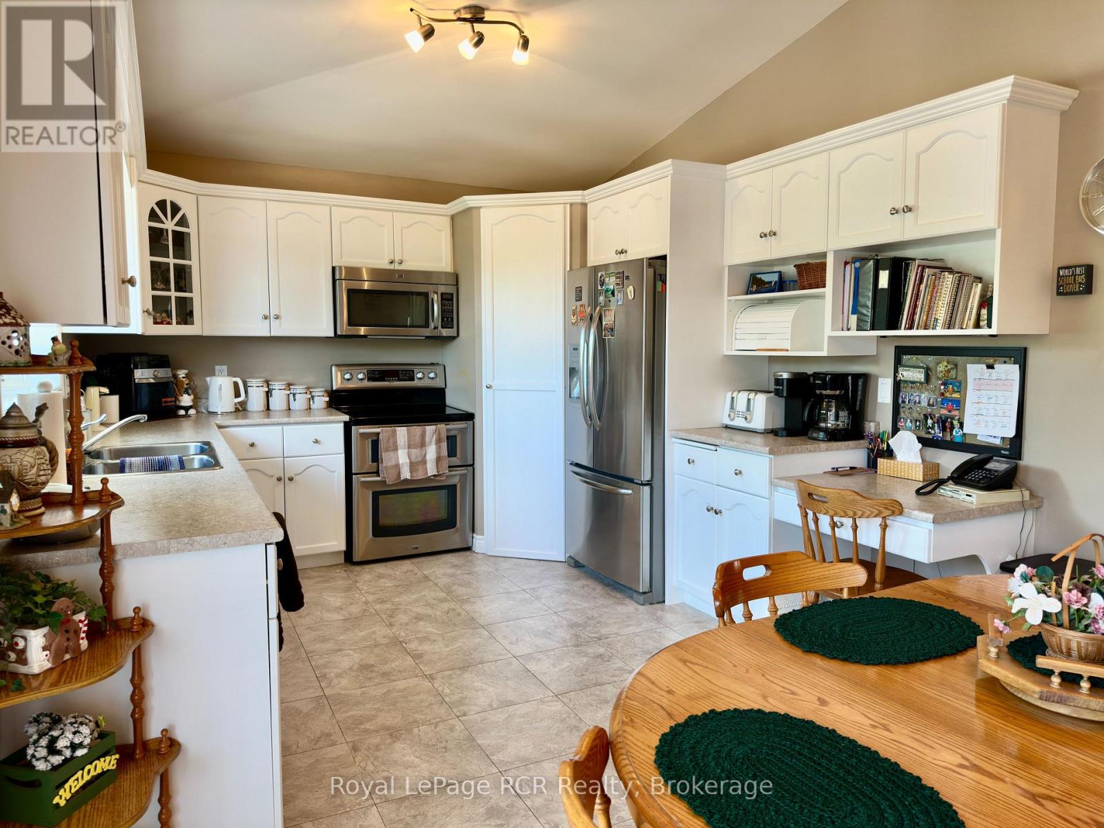 238 4TH STREET CRESCENT - 21