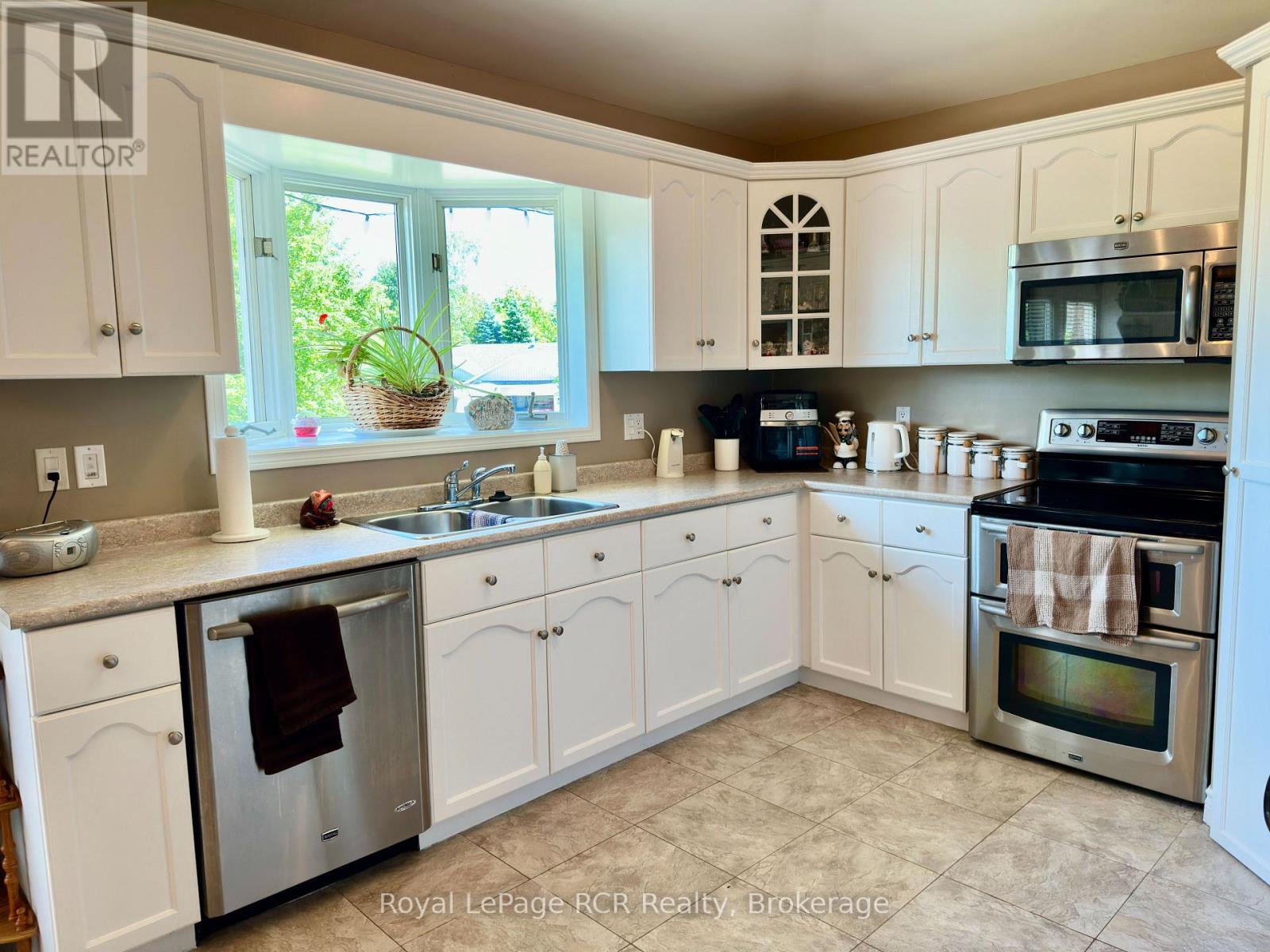 238 4TH STREET CRESCENT - 22