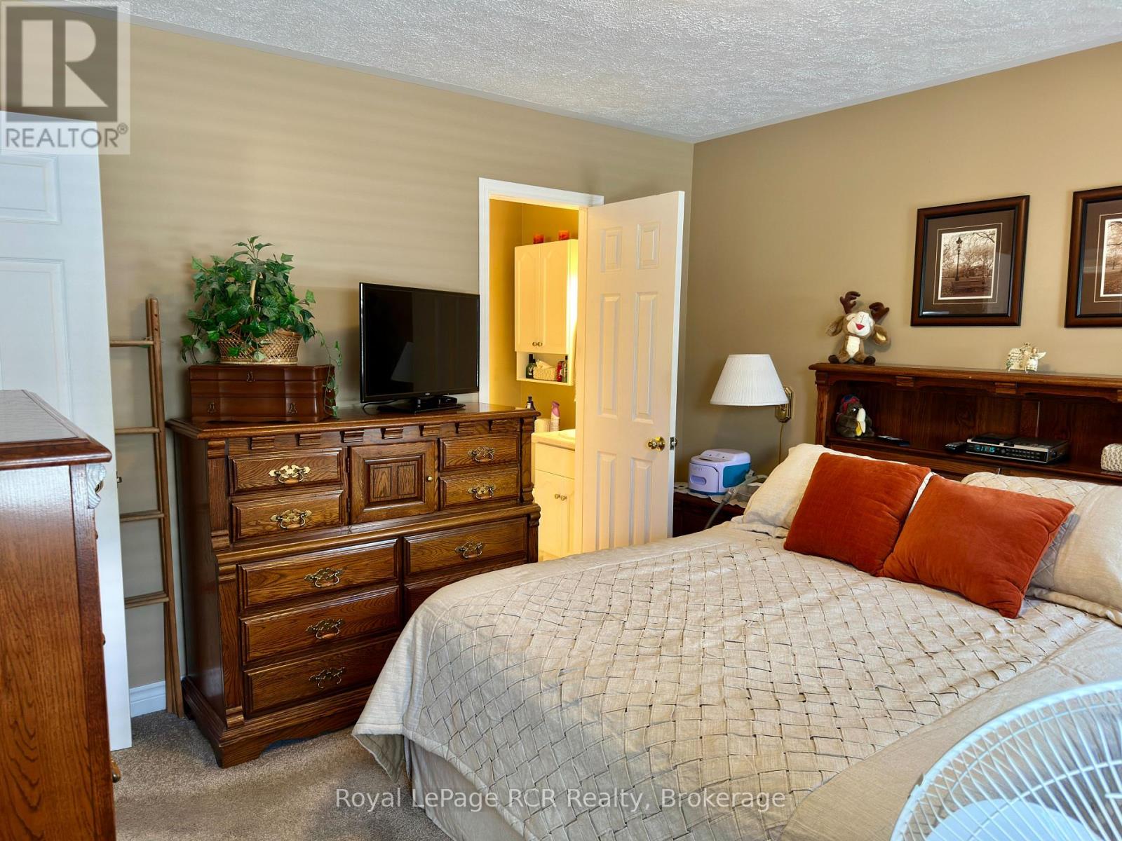 238 4TH STREET CRESCENT - 27