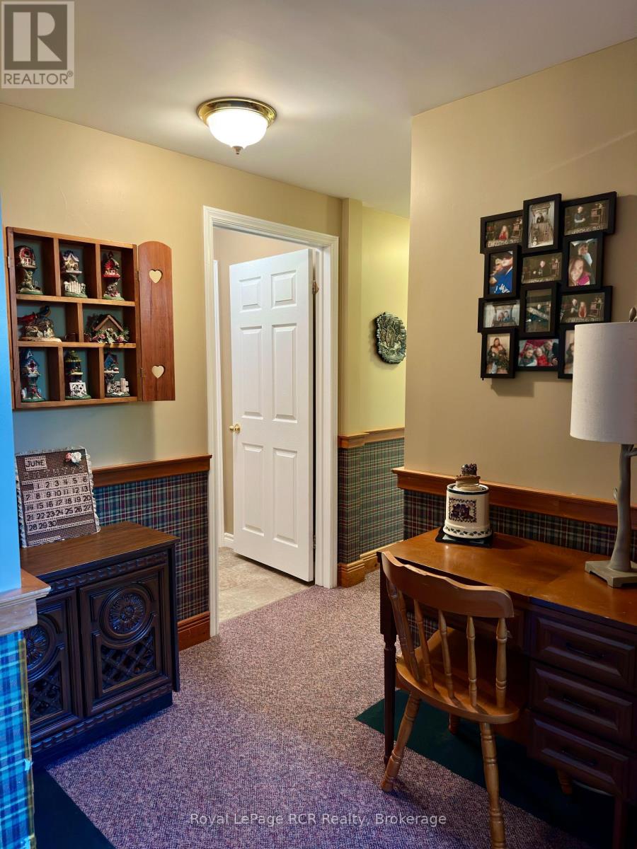 238 4TH STREET CRESCENT - 40
