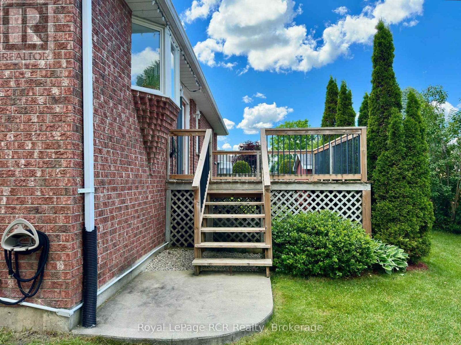 238 4TH STREET CRESCENT - 6