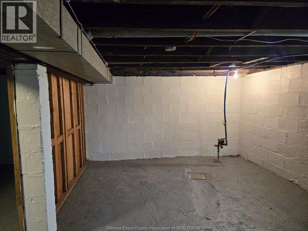 855 HALL AVENUE - 29