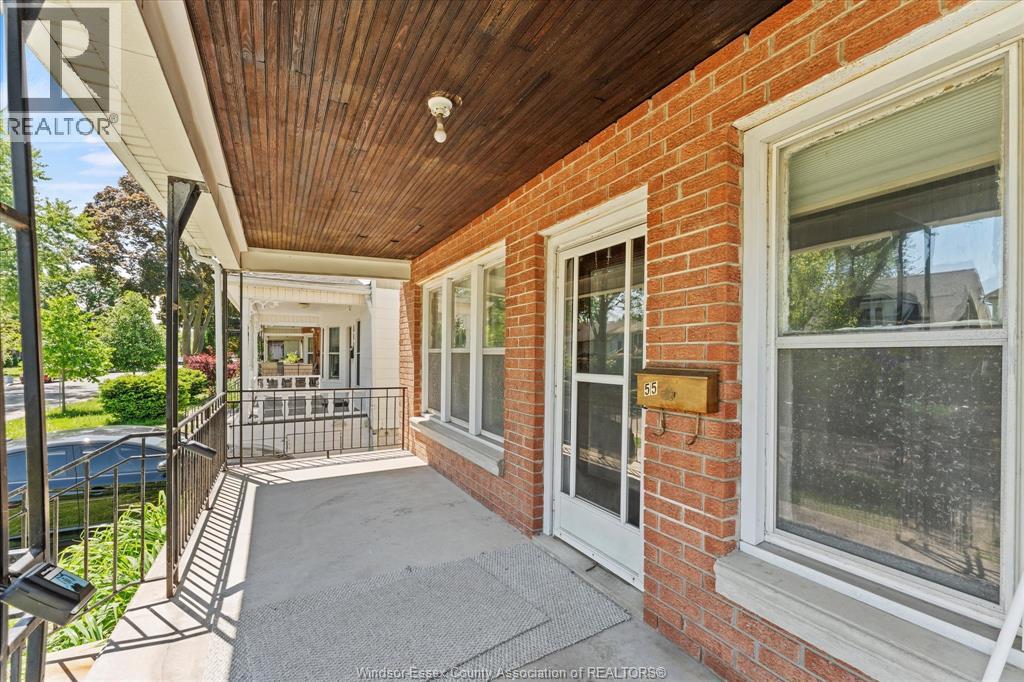 855 HALL AVENUE - 4